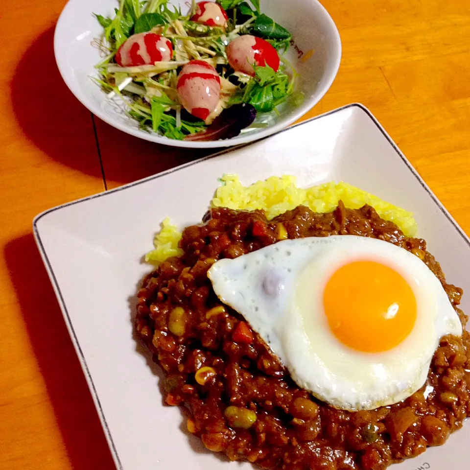 豆たっぷりスパイシーキーマカレー目玉焼きトッピング|カウンター嬢さん