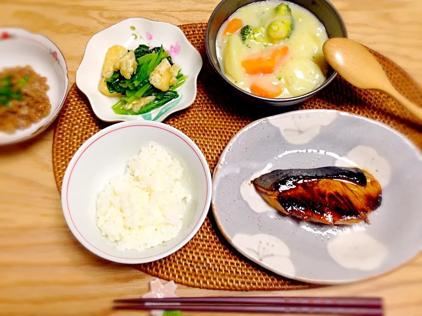 Snapdishの料理写真:鰤の照り焼き|ゆきぼぅさん