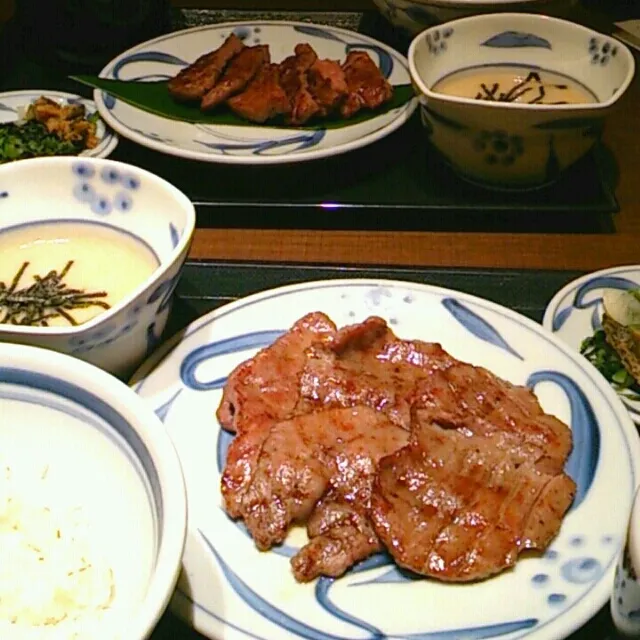 ねぎしのねぎしセット☆
私は薄切り～( ´∀｀)次は厚切り食べたい!!そしてとろろが美味い!!とろろだけでご飯いくらでも食べれる＼(^-^)／|はるかさん