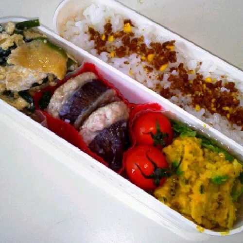 今日のお弁当☆ﾐ
にらと油揚げの卵とじ
なすの肉詰め??肉付け??笑
かぼちゃサラダ|はるかさん