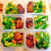 Korean bbq chicken thigh & veggies|leigh anchetaさん