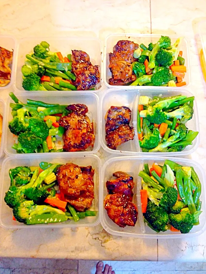 Korean bbq chicken thigh & veggies|leigh anchetaさん