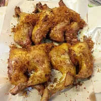 Snapdishの料理写真:Serunding ayam goreng(fried chicken with dried meat floss)|Velma Annさん