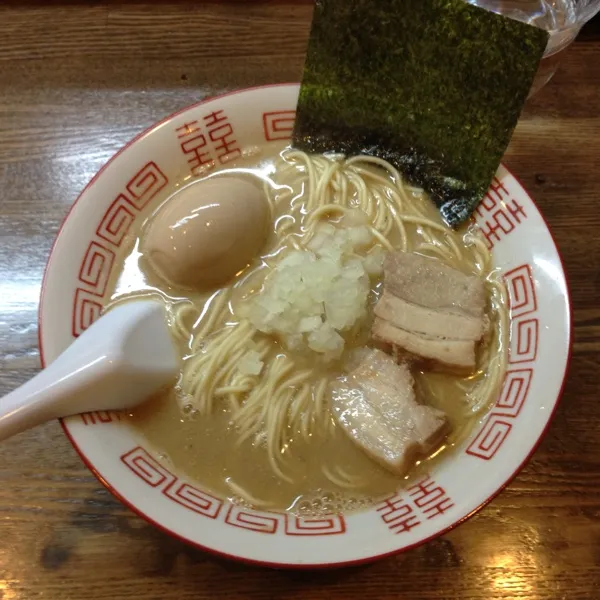 本日のランチは、大泉学園の伊吹  中華そば味玉にしました。煮干の濃厚スープで美味しかったです。|hnyk75さん