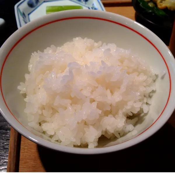 ここのお米旨すぎる！！銅釜で炊いてるからなのか、めちゃくちゃ旨い！！ご飯まさかの3回おかわり。。こんなに美味しい米食べたのん、生まれて初めてだー！！|Hirohisa Tanigawaさん