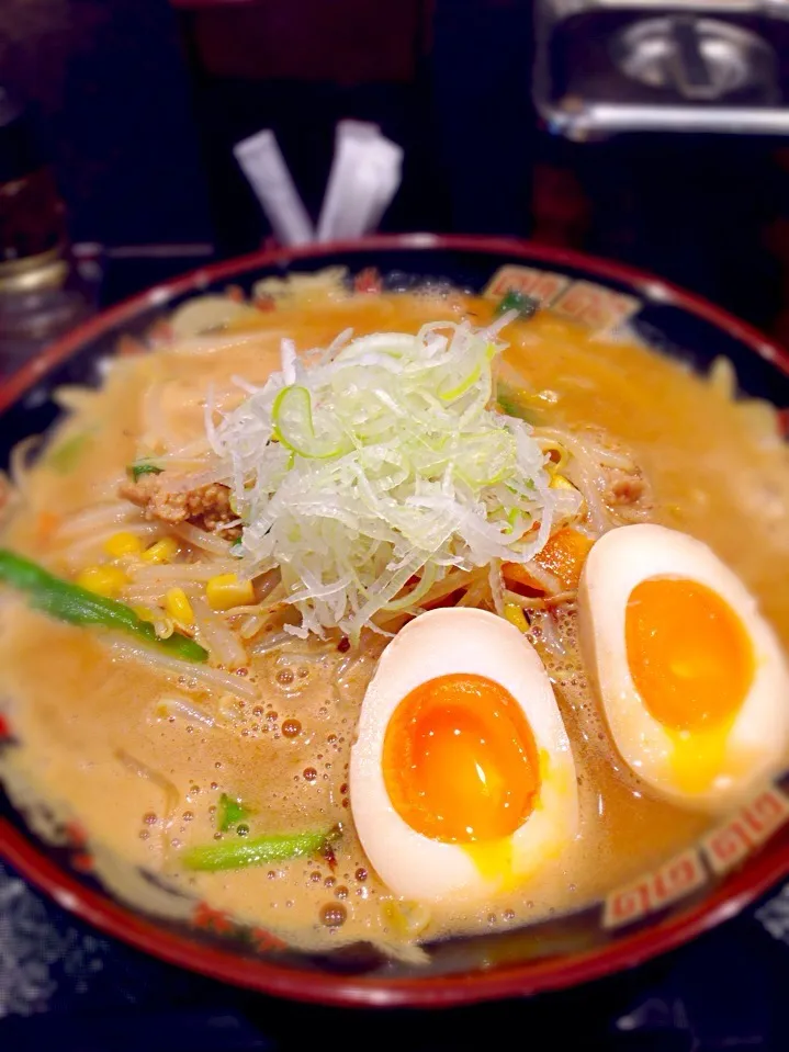 とんこつラーメン、拉餃びー新橋の濃厚みそラーメン|Tatsuya Furudateさん