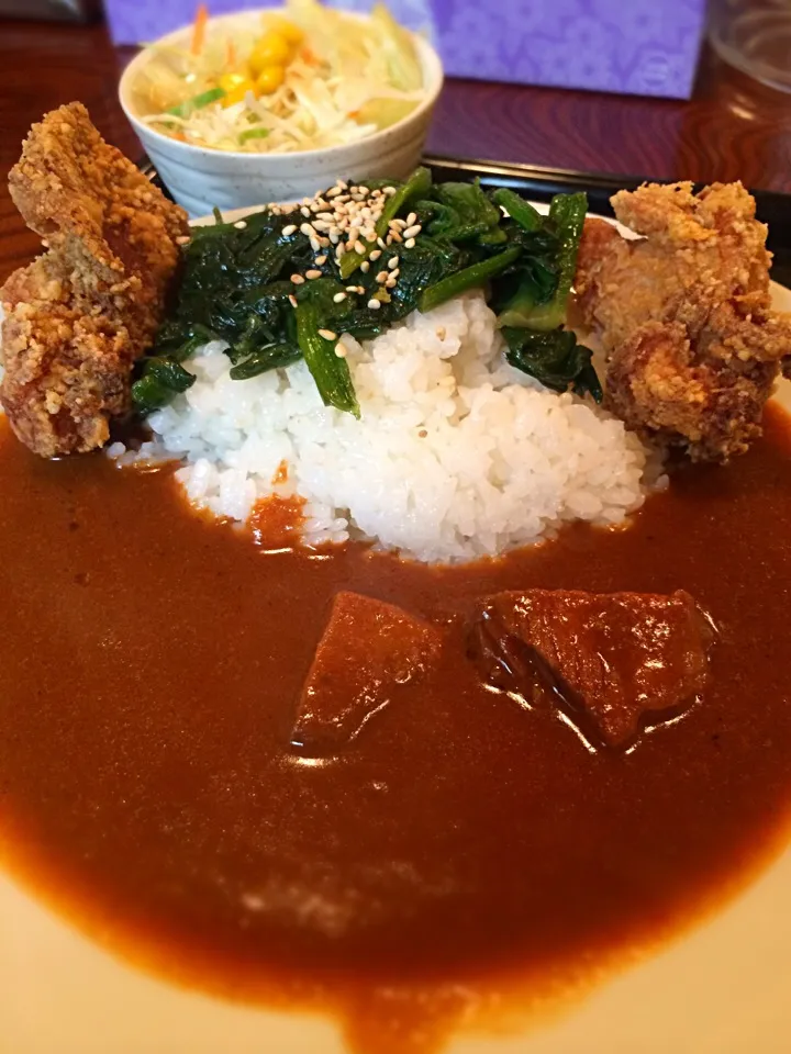 道カレー＋ほうれん草1/2＋から揚げ1/2 ＋ 10辛|おさるのじょ〜じさん