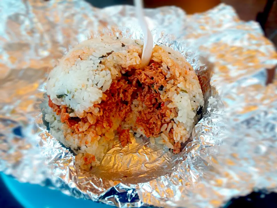 cheap and most frequented rice burger for student|Yumiさん