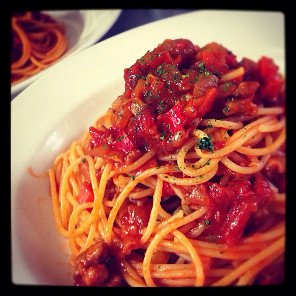 粗挽き肉と野菜たっぷり🍅ボロネーゼ🇮🇹|ヲルカさん