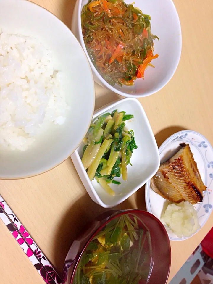 ほっけの塩焼き•ピーマン人参春雨の炒め物•あさつきの酢味噌和え•三つ葉と豆腐のお吸い物|あちさん