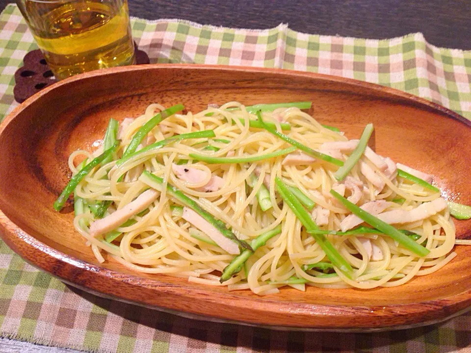 アスパラと鶏ハムの塩パスタ|かぴこさん