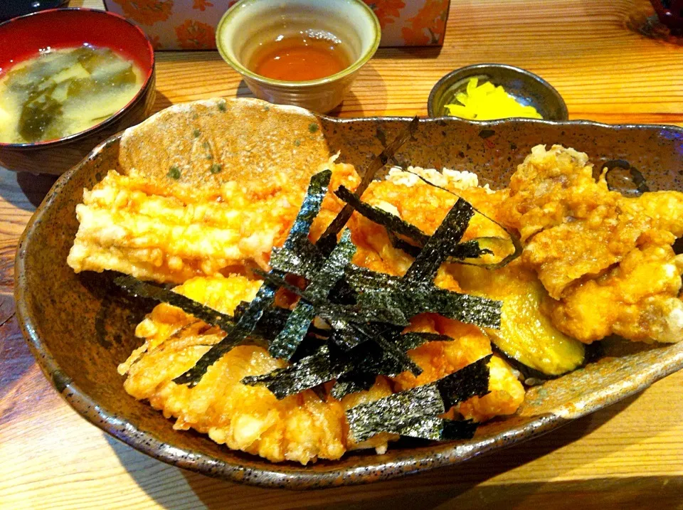 アナゴ天丼|お山さんさん