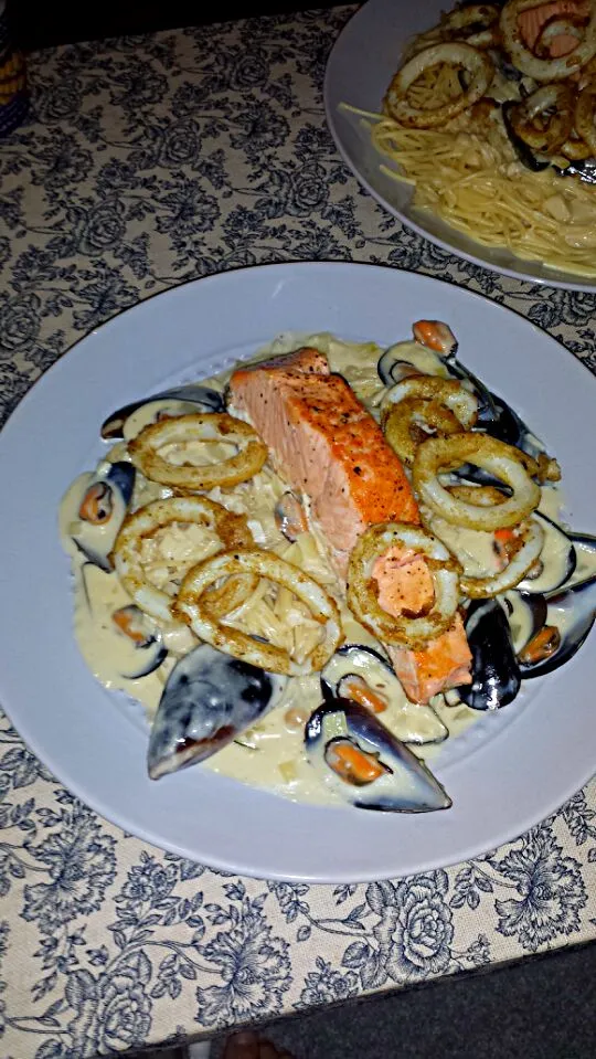 Creamy Lemon and Garlic Seafood Pasta|Myriam Stajkowskiさん