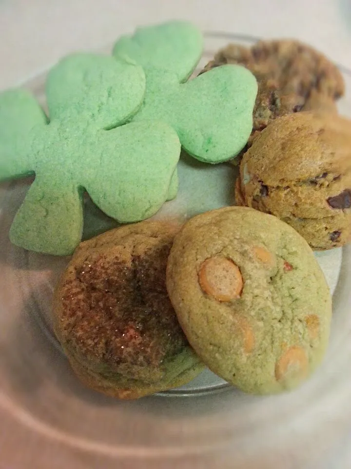 Shamrock Sugar cookies, Andes Mints cookies and Blarney Stone Cookies.  Special cookies for Special friends!|Lorah Marie Hodgesさん