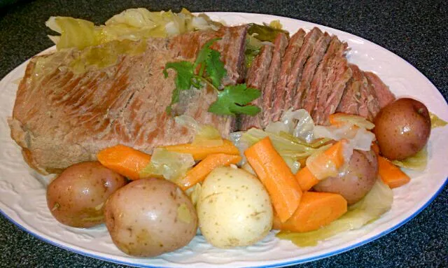 Corned beef & cabbage.|Jiraphon Gさん