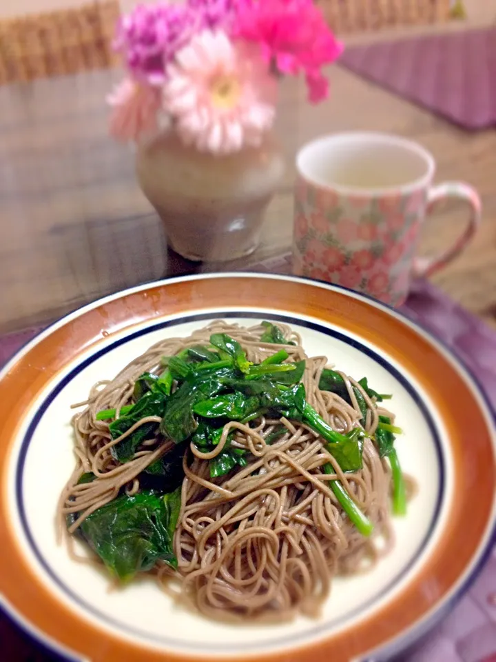 ほうれん草の蕎麦ペペロンチーノ|彩さん