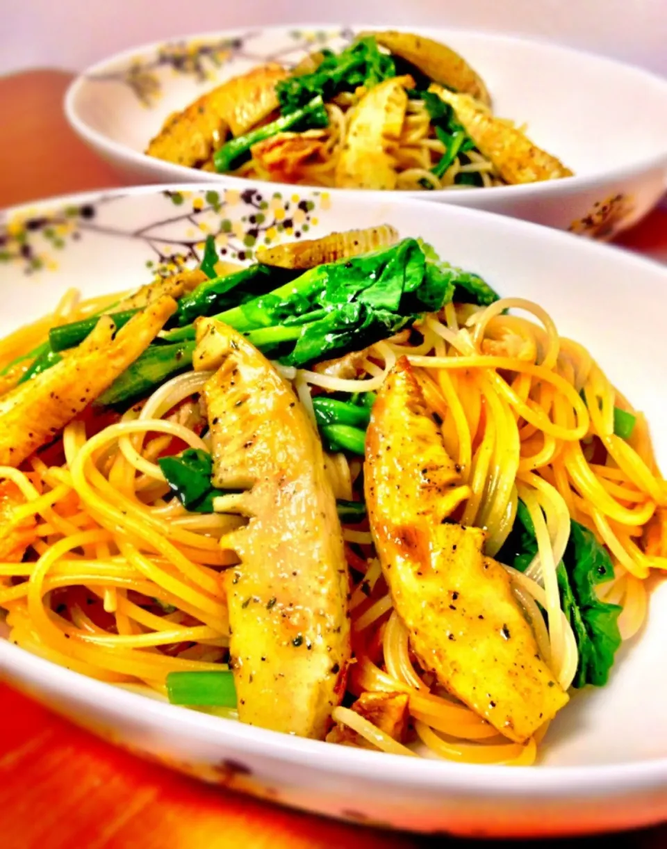 Spaghettini with homemade pancetta and the spring flavors of canola flower and grilled bamboo shoot.|Kirk Awiamさん