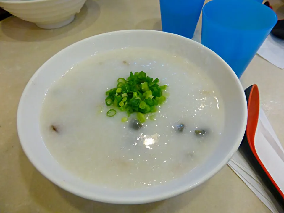 香港の九龍で食べたお粥|東京ライオンズさん