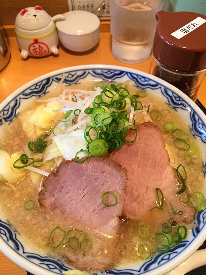 ランチは、福十八ラーメン。替玉無理で、食べ過ぎました。^^;|Takashi H.さん