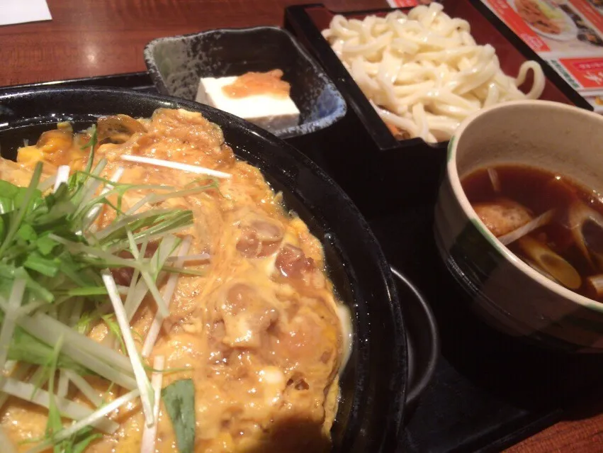 親子丼とつけうどん定食を頂きました。|momongatomoさん