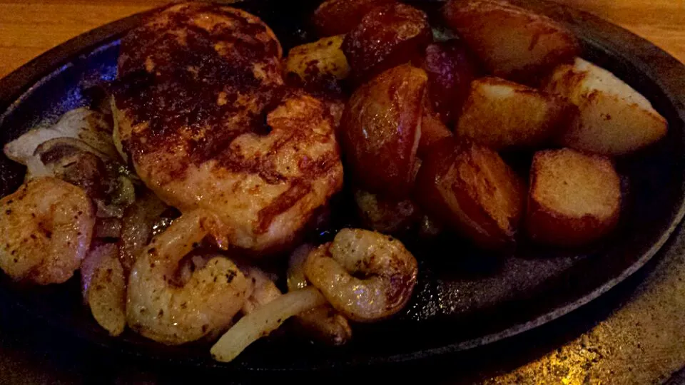 Snapdishの料理写真:Bourbon Street Chicken & Shrimp|Richard Stephen Torres Cañarteさん