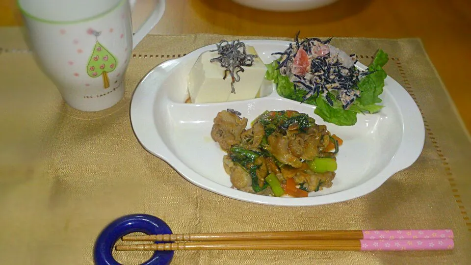 小松菜と豚肉の炒めもの
ひじきとツナのサラダ
塩昆布のせ豆腐|ゆりさん