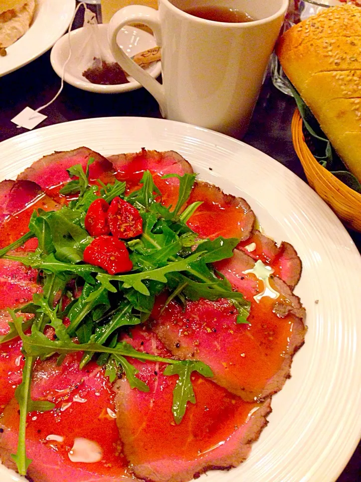 Roastbeef with bread|kachuchuさん