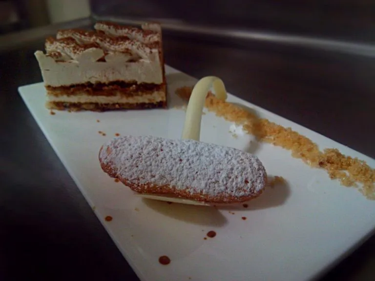 tiramisu with saviordi stick........|avinashさん