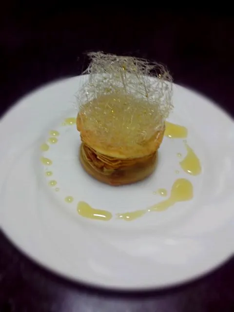 apple tart with lemon honey sauce...|avinashさん