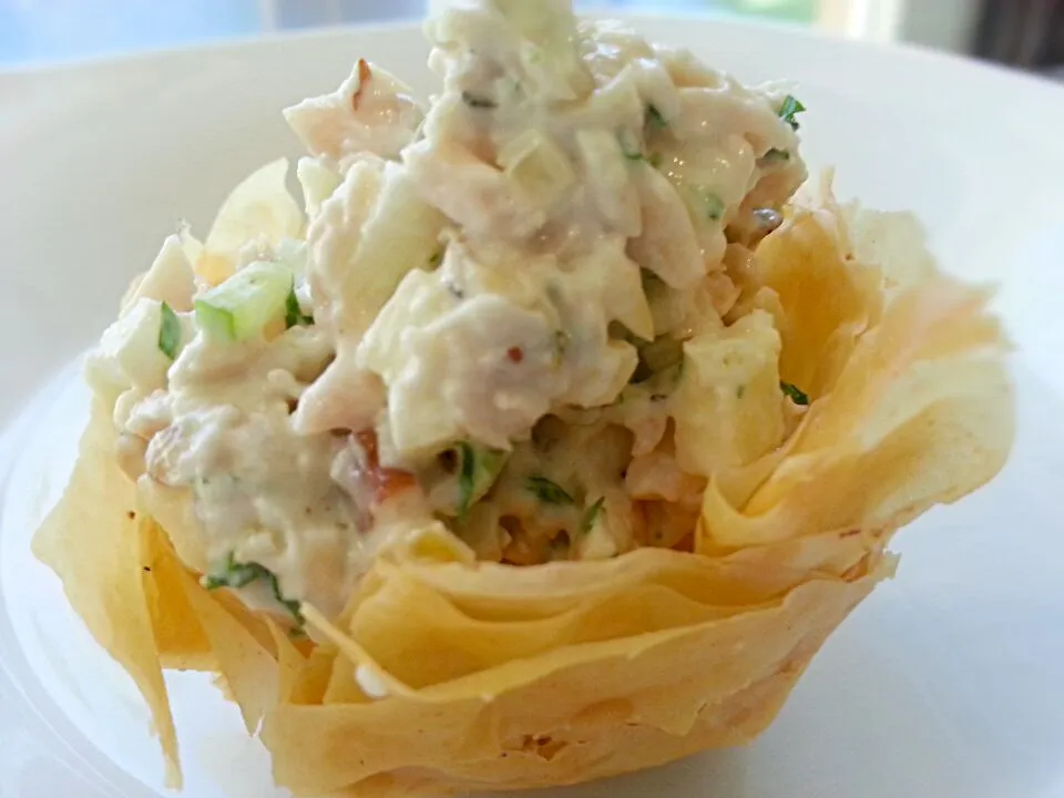 Apple and Pecan Chicken Salad Phyllo Dough Cups|Dustin Stairさん