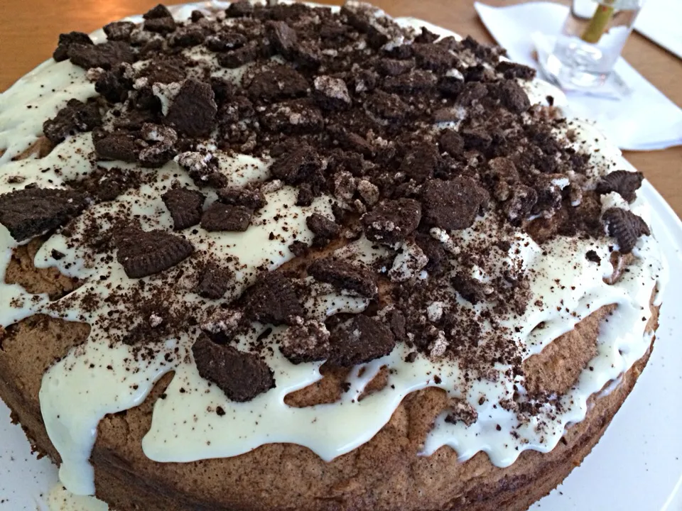 Snapdishの料理写真:Cookies n cream cake|sara khooryさん