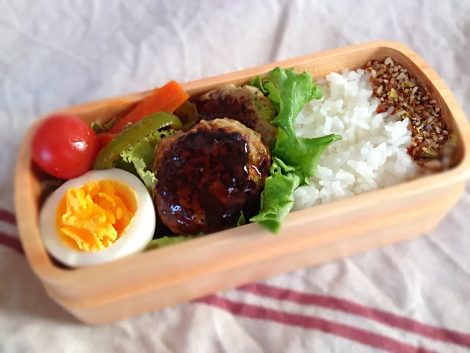 3月19日 ハンバーグと野菜のケチャップ炒めのお弁当|かとっちみゆさん