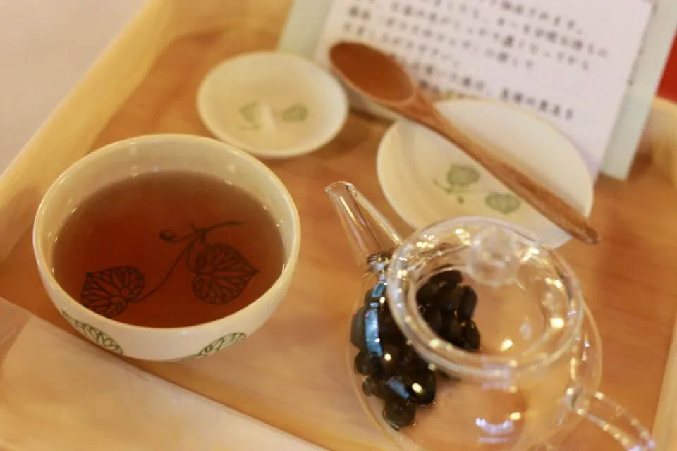 Snapdishの料理写真:京都・下鴨神社でまめ豆茶♪|マカロンさん