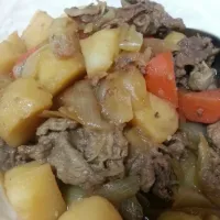 beef with potato, carrots and onions (肉じゃが)|Liz Urashimaさん