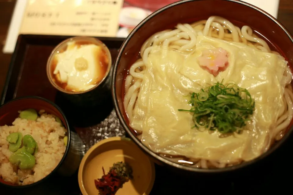 京都嵐山・おづる　湯葉うどん|マカロンさん