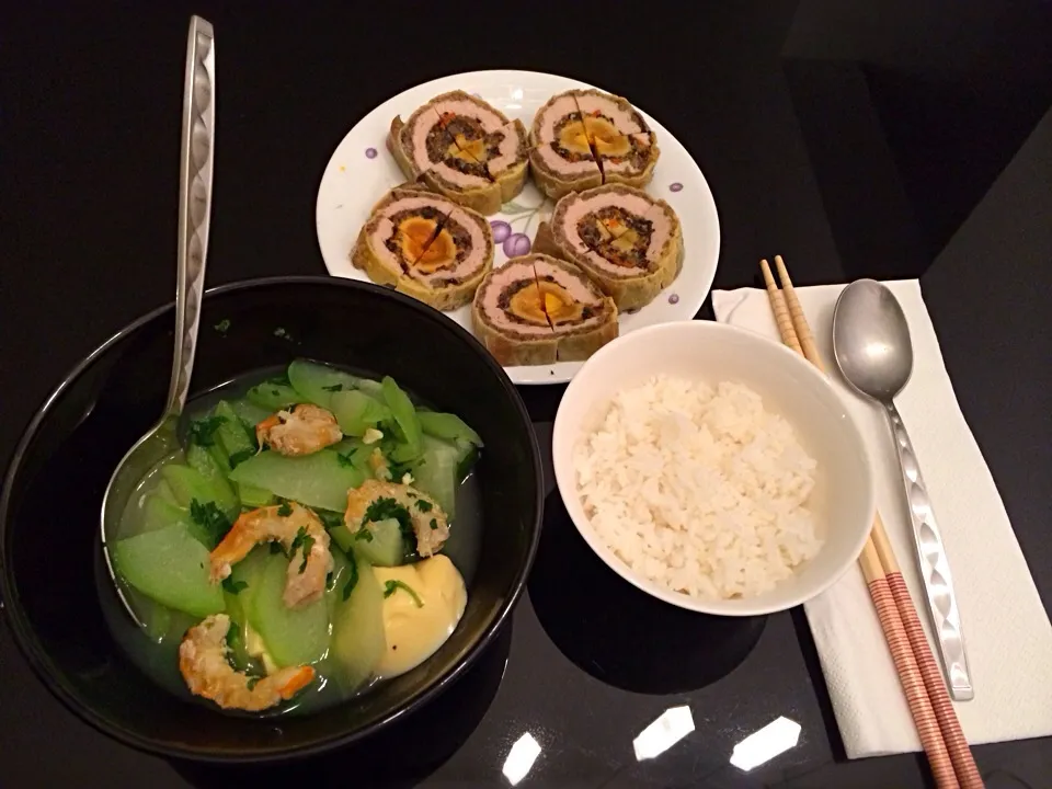 Melon soup with dried prawn and egg tofu, served with pork and egg roll|ginaさん