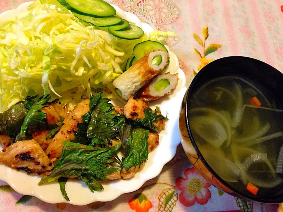 鳥肉の紫蘇巻き＆玉ねぎスープ♡|ちろみるさん