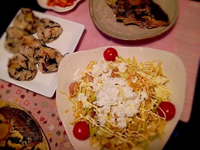 ☆カレイの煮方
☆オニオンフライと塩昆布のおにぎり
☆キャベツと豚肉のサラダ
☆キムチ|りえぞ～さん