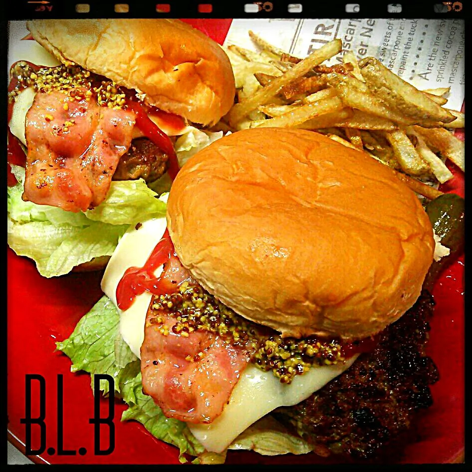 今日はアメリカンな気分で～Bacon Lettuce Burger!
aw! d(★`>3<)b|Kashimanakitchenさん