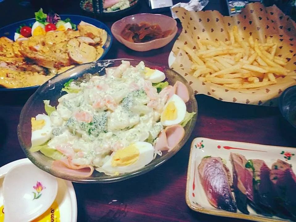 Salad #fries #sashimi #chickencordonblu|madellyn mizunoさん