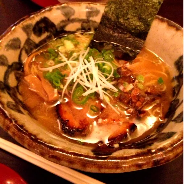 飲みからのラーメン♡笑
鱧醤油、ゆず塩味
また鯛のだしが無かった…いつからなんだろ。。|けこさん