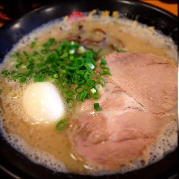 お店の外のとんこつ臭すごい😫けど味はバッチリ🎵|けこさん