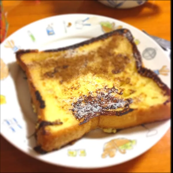 Snapdishの料理写真:フレンチトースト♫
休みの日なのに5じ半に起きてしまったー(๑´`๑)♡|けこさん