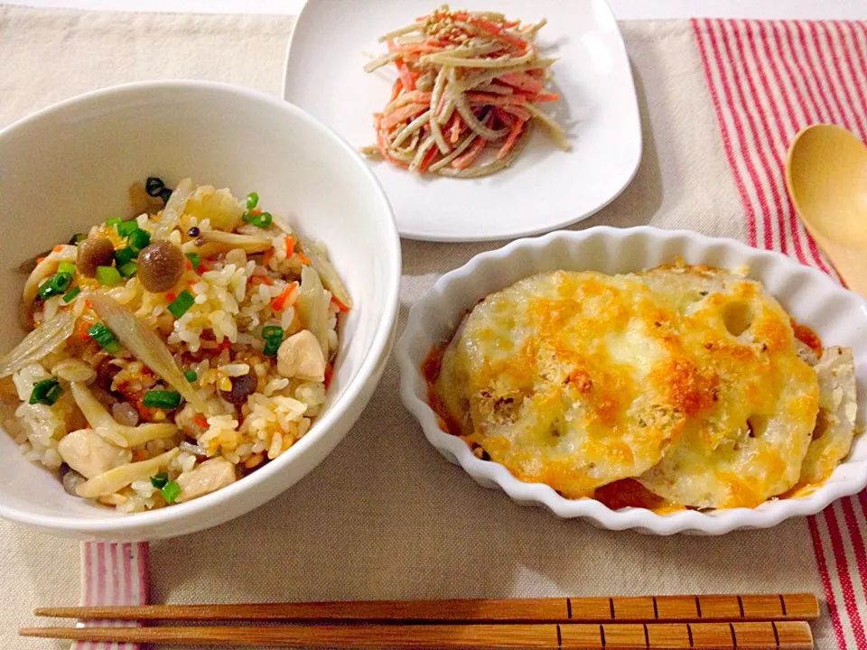 ごぼうと鶏肉のピラフ・レンコンのチーズ焼き・ごぼうとにんじんのゴママヨサラダ|Accaさん