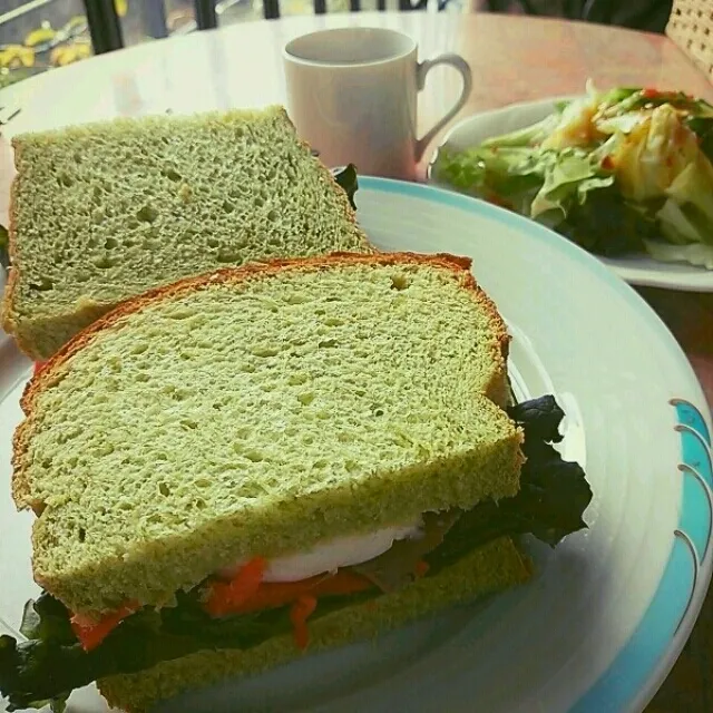 Snapdishの料理写真:今日は朝から３件アポ。
お昼は、隅田川沿いでランチ～
この空間に癒されます。

これから会社戻るぞーがんばるぞ(´･_･`)|eriiiiin05さん