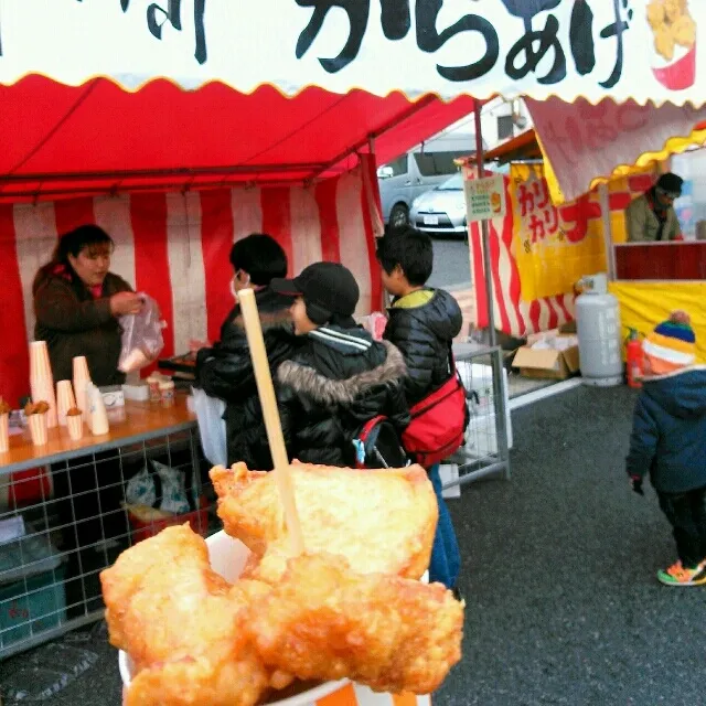 出張先にて。今日はなんと！！一年に一度！のお祭り「十日えびす大祭」らしい。
お客さんを駅までお見送りした後、ぷらり。
５個で300円♥思わず買っちゃいました(*^^*)|eriiiiin05さん