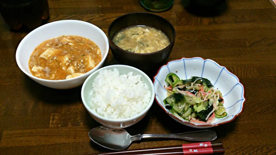 Snapdishの料理写真:麻婆豆腐&きゅうりとワカメの中華サラダ&かき玉スープ|えっちゃんさん