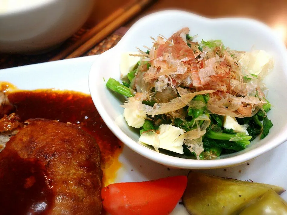 お豆腐ハンバーグの添えものは、菜の花のお浸しチーズ♪|エコイズムさん