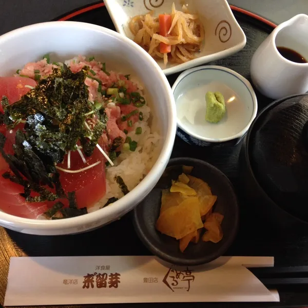 ふらっと立ち寄ったお店☻
洋食屋サンだけど、和もあった( *´艸｀)|おしおしさん