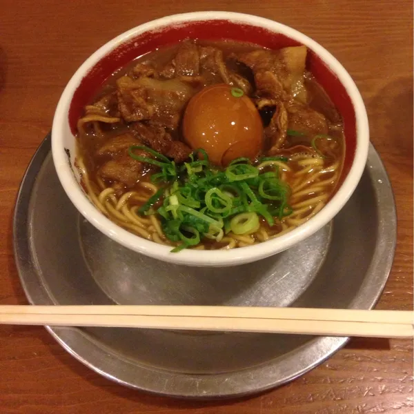 味玉肉入りラーメン,ミニ( ^ω^ )
生卵入れ放題だったΣ(o''д''o)|おしおしさん